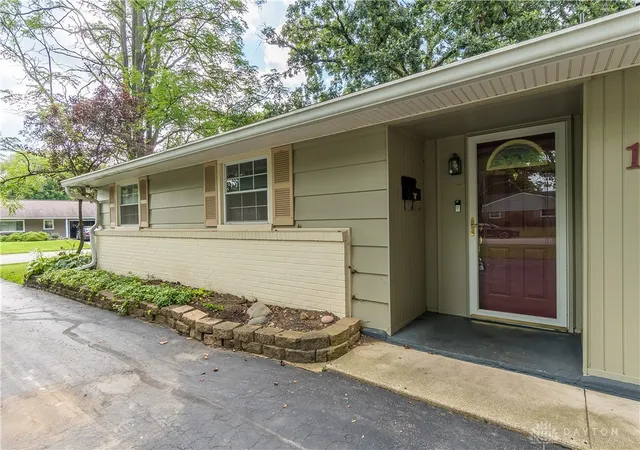 Photo 3 of Sale Pending at 134 Bristol Dr, Dayton, OH 45458 | MLS# 966030 | Listing updated on 2026-08-20