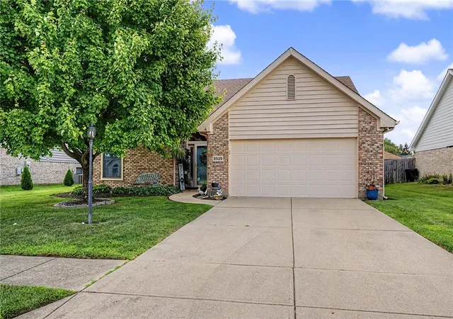 2nd image of 9529 Summer Wind Trl, Miamisburg, OH 45342 | MLS# 966057