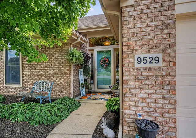 Photo 3 of Sale Pending at 9529 Summer Wind Trl, Miamisburg, OH 45342 | MLS# 966057 | Listing updated on 2026-09-28