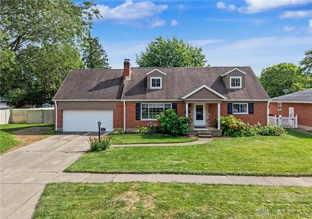 Photo 3 of Sale Pending at 960 Willowdale Ave, Dayton, OH 45429 | MLS# 966038 | Listing updated on 2026-08-14