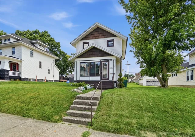 Photo 3 of Single family home for sale at 1587 Charles St, Springfield, OH 45505 | MLS# 965972 | Listing updated on 2026-08-07