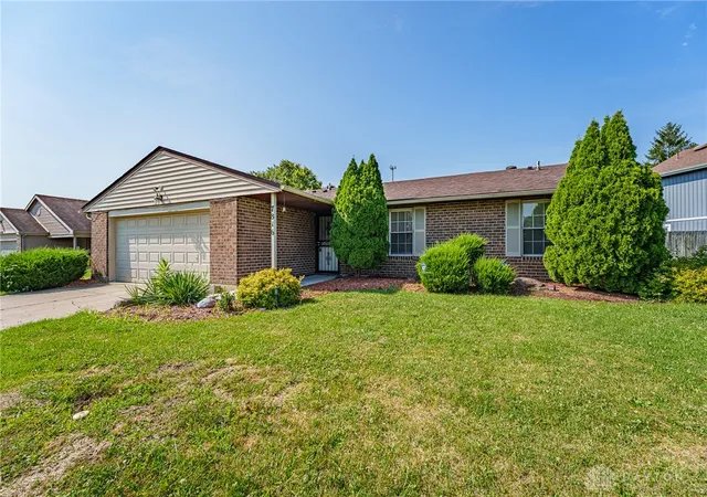 Photo 2 of Sale Pending at 7816 Waterton Ct, Dayton, OH 45426 | MLS# 965639 | Listing updated on 2026-08-09