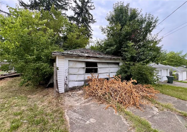 14th image of 230 E Fairview Ave, Dayton, OH 45405 | MLS# 966063