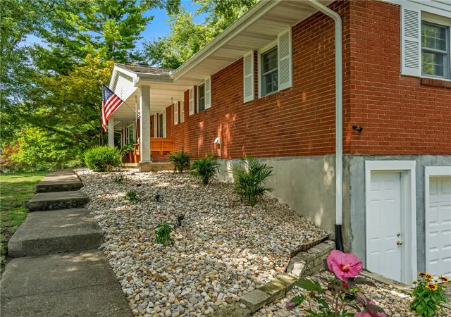 Photo 2 of Sale Pending at 2613 Richmar Dr, Beavercreek, OH 45434 | MLS# 966068 | Listing updated on 2026-08-09