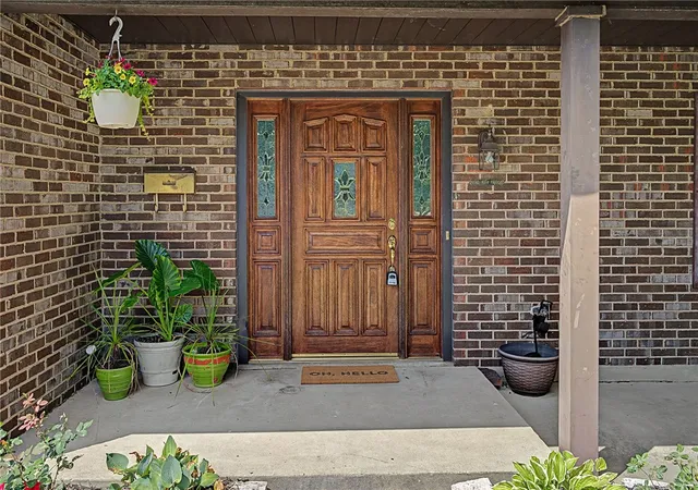 Photo 3 of Sale Pending at 7005 Park Vista Rd, Englewood, OH 45322 | MLS# 965759 | Listing updated on 2026-08-13