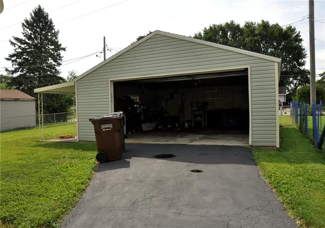 Photo 5 of Sale Pending at 437 Glenwood Ave, Piqua, OH 45356 | MLS# 966016 | Listing updated on 2026-08-09