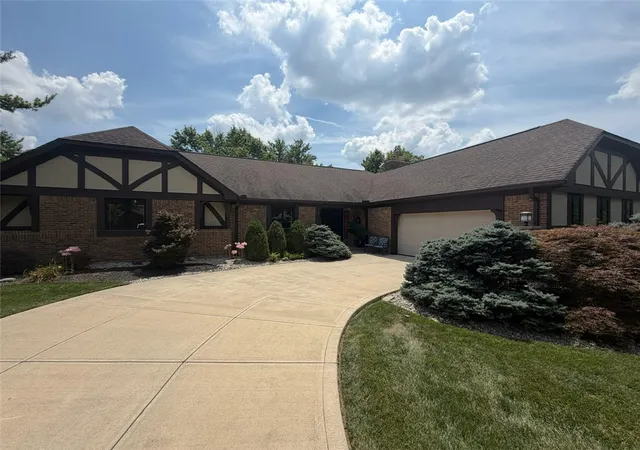 1st image of 1241 Whispering Woods Ln, Springboro, OH 45066 | MLS# 965987