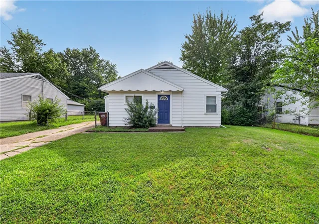 Photo 2 of Single family home for sale at 3822 Brumbaugh Blvd, Dayton, OH 45416 | MLS# 965925 | Listing updated on 2026-08-07