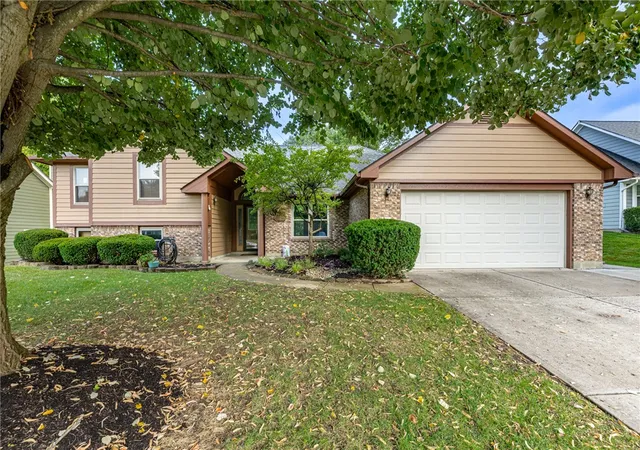1st image of 351 Park Ln, Springboro, OH 45066 | MLS# 966150