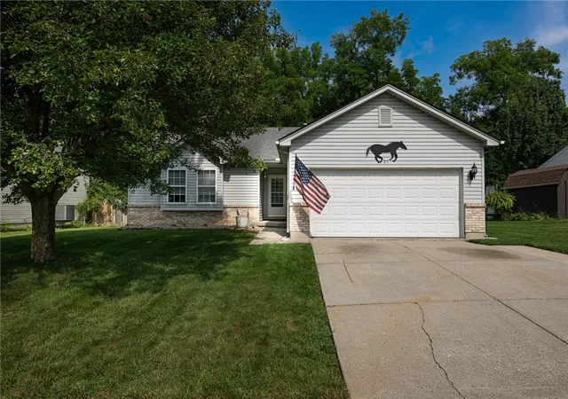 Photo 1 of Single family home for sale at 21 Clearbrook Dr, Franklin, OH 45005 | MLS# 966126 | Listing updated on 2026-08-13