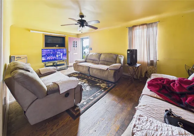 Photo 4 of Single family home for sale at 251 Castlewood Ave, Dayton, OH 45405 | MLS# 965630 | Listing updated on 2026-08-10