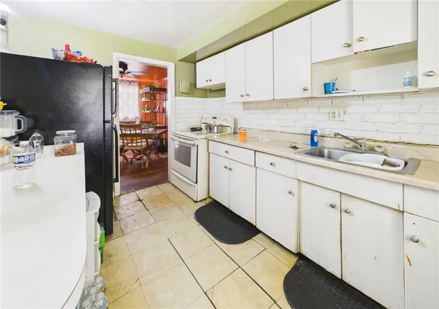 Photo 5 of Single family home for sale at 251 Castlewood Ave, Dayton, OH 45405 | MLS# 965630 | Listing updated on 2026-08-10