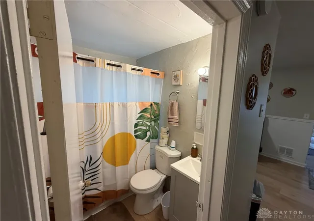 Listing Photo 5 - Condo for sale in building located at 15 Ridge Ave, Dayton, OH 45405