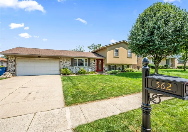 2nd image of 562 Hathaway Trl, Tipp City, OH 45371 | MLS# 966222