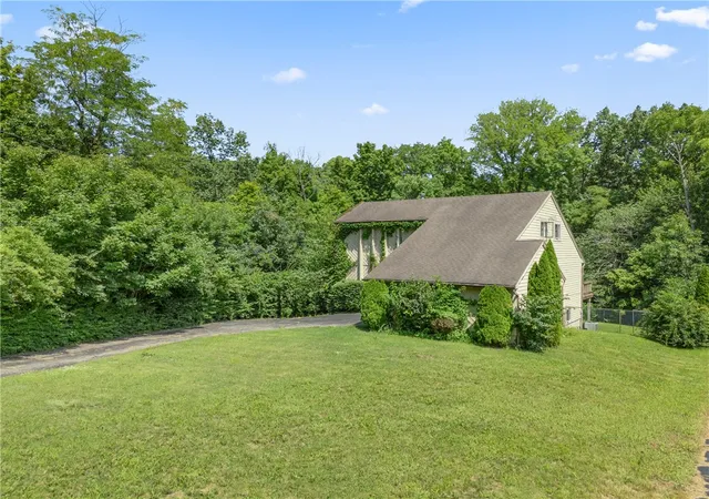 Photo 2 of Single family home for sale at 6006 Lynnaway Dr, Dayton, OH 45415 | MLS# 966159 | Listing updated on 2026-08-10