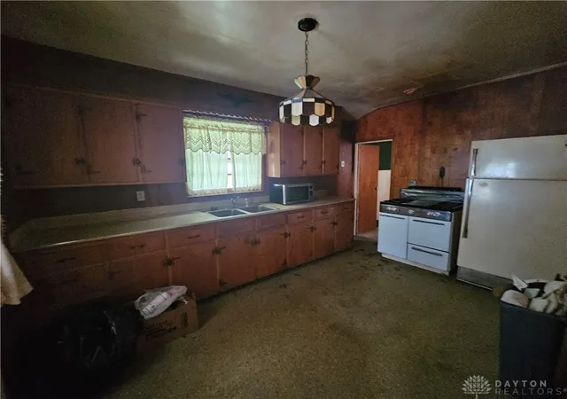 Photo 2 of Sale Pending at 741 Chestnut St, Xenia, OH 45385 | MLS# 966288 | Listing updated on 2026-08-19