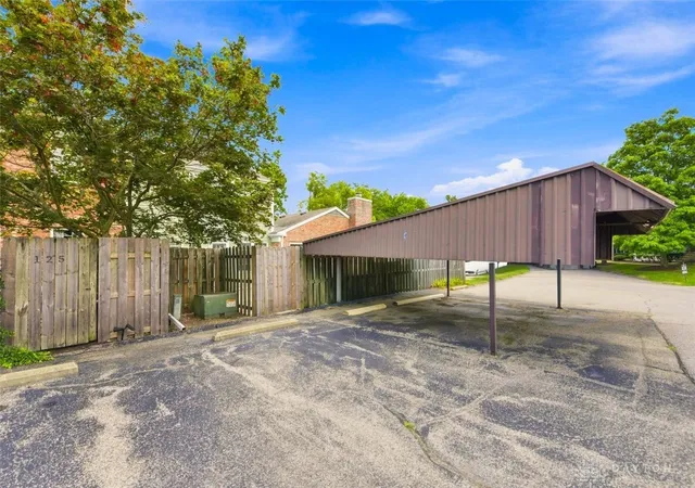 2nd image of 124 Chapel Hl Dr, Fairfield, OH 45014