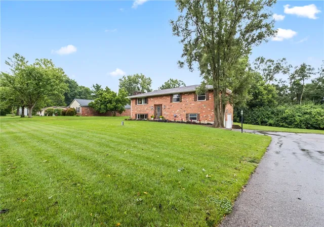 3rd image of 1310 Old Country Ln, Dayton, OH 45414 | MLS# 966181