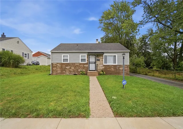 2nd image of 644 Cortland Dr, Springfield, OH 45505 | MLS# 966375