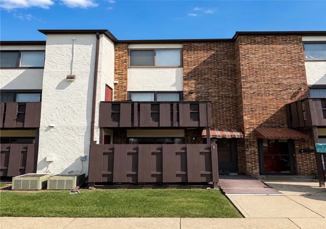 2nd image of 645 Villa Rd, Springfield, OH 45503