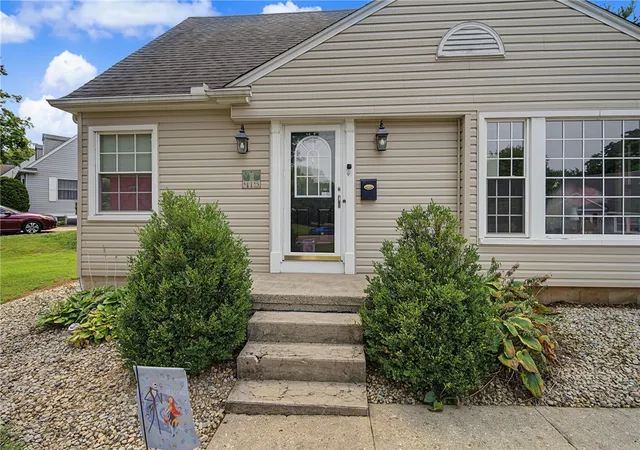 Photo 4 of Single family home for sale at 415 S Stadium Dr, Xenia, OH 45385 | MLS# 966336 | Listing updated on 2026-08-19