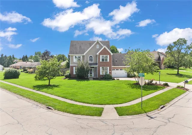 2nd image of 1600 Sunnington Grove Dr, Dayton, OH 45458 | MLS# 966404