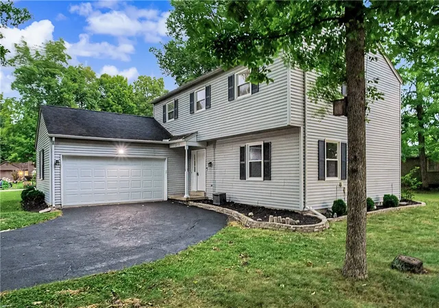 Photo 4 of Single family home for sale at 315 Locust View Way, Troy, OH 45373 | MLS# 966381 | Listing updated on 2026-08-23