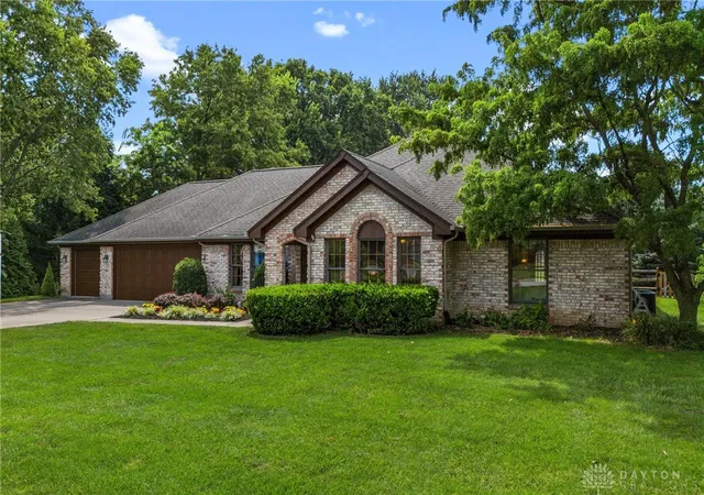 1st image of 8495 Highmount Dr, Springboro, OH 45066 | MLS# 966584