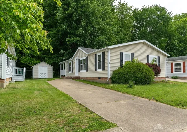 2nd image of 17 Bay Meadow Dr, Batavia, OH 45103 | MLS# 966618