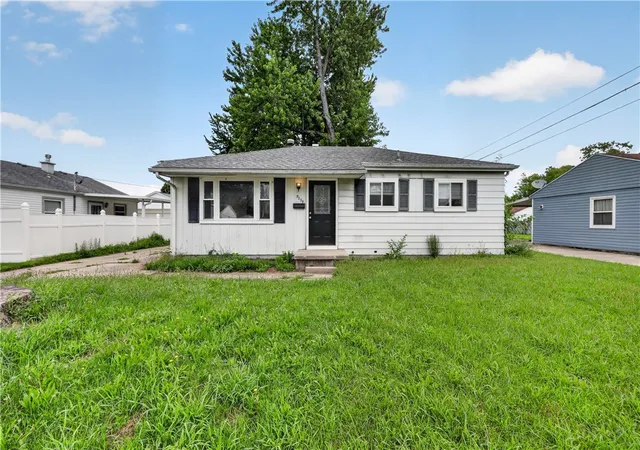 2nd image of 5279 Ferngrove Dr, Dayton, OH 45432 | MLS# 966361