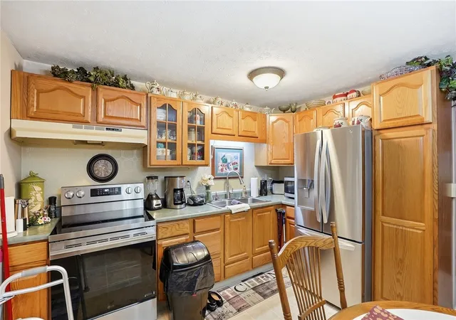 Photo 3 of Sale Pending at 7301 Stonehurst Dr, Dayton, OH 45424 | MLS# 966227 | Listing updated on 2026-08-17