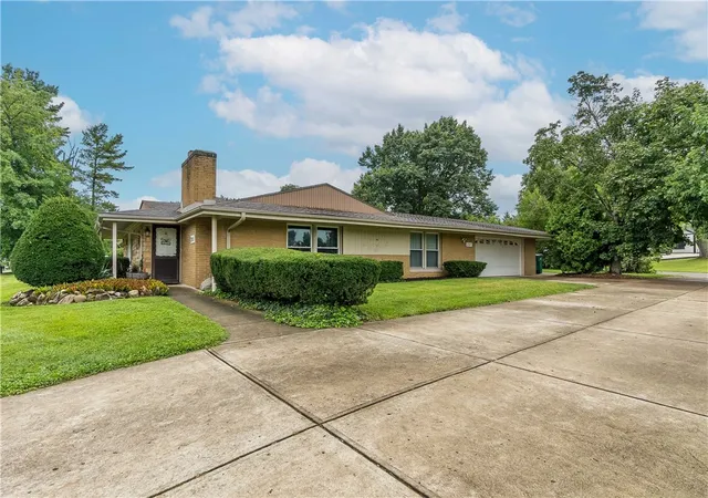2nd image of 2165 Brookridge Dr, Beavercreek, OH 45431 | MLS# 966621