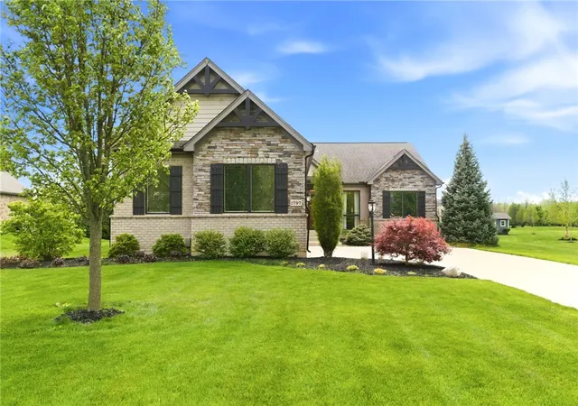 Photo 2 of Sale Pending at 1797 Grand Cypress Blvd, Waynesville, OH 45068 | MLS# 966324 | Listing updated on 2026-08-17