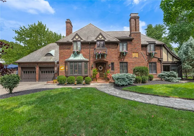 1st image of 2020 Coolidge Dr, Oakwood, OH 45419 | MLS# 966693