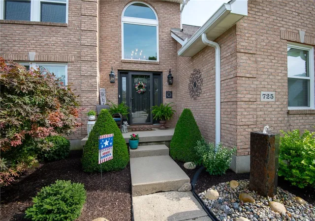 Photo 3 of Single family home for sale at 725 Mound St, Brookville, OH 45309 | MLS# 966708 | Listing updated on 2026-08-17