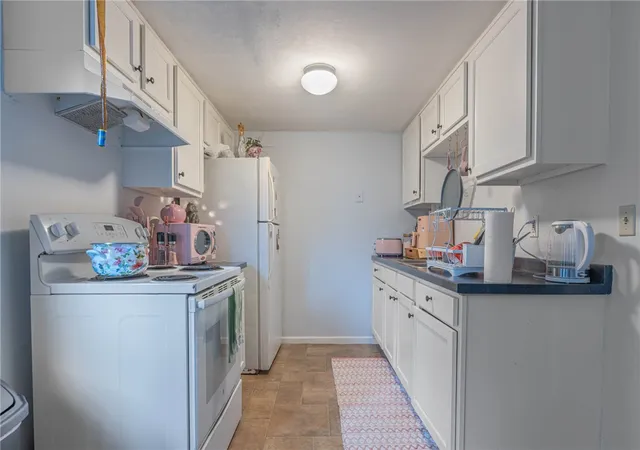 Listing Photo 5 - Condo for sale in building located at 623-625 W Funderburg Rd, Fairborn, OH 45324