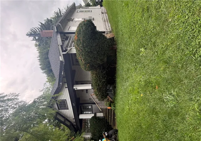 Photo 3 of Single family home for sale at 1837 S Fountain Ave, Springfield, OH 45506 | MLS# 966800 | Listing updated on 2026-08-17