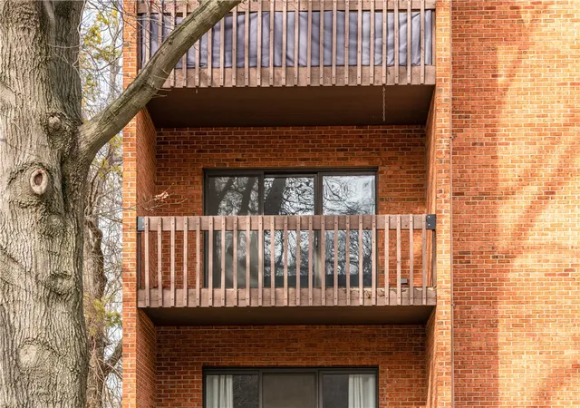 2nd image of 3285 Southdale Dr #4, Dayton, OH 45409 | MLS# 966856