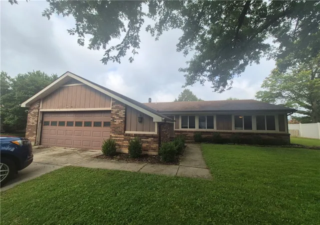 Photo 1 of Single family home for sale at 829 Southview Dr, Englewood, OH 45322 | MLS# 966368 | Listing updated on 2026-08-18