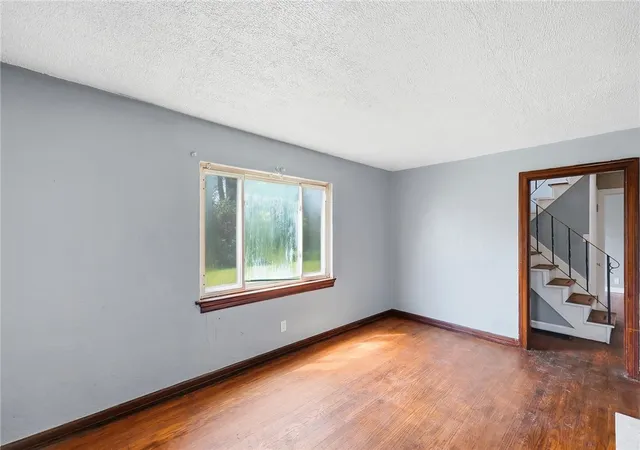3rd image of 945 Vernon Dr, Dayton, OH 45402 | MLS# 966848