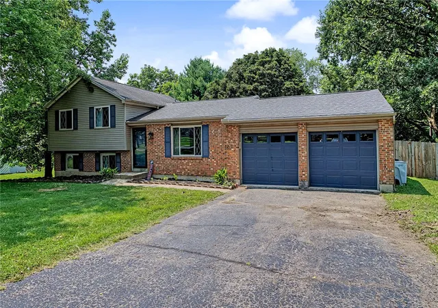 2nd image of 5615 Little Sugar Creek Rd, Dayton, OH 45440 | MLS# 965073