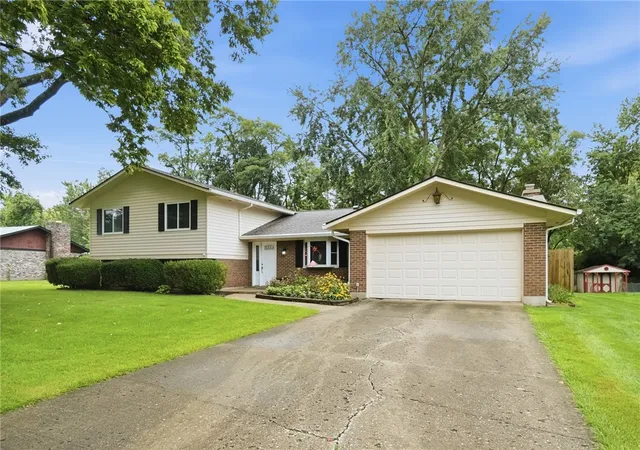2nd image of 8919 Deep Forest Ln, Dayton, OH 45458 | MLS# 966527