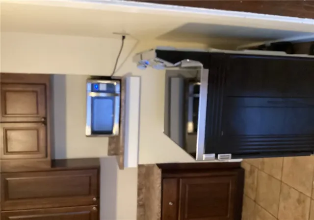 Listing Photo 5 - Condo for sale in building located at 61-63 Chambers St, Dayton, OH 45409