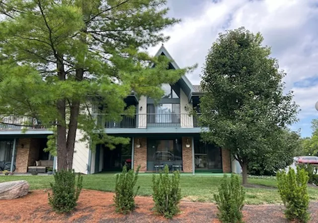 2nd image of 1936 Washington Dr, Dayton, OH 45458 | MLS# 966926