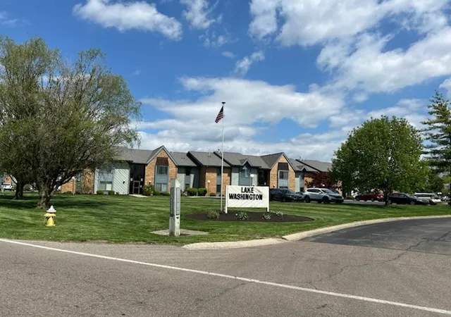 Listing Photo 3 - Condo for sale in building located at 1936 Washington Dr, Dayton, OH 45458
