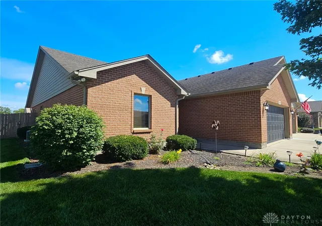 2nd image of 119 Burgundy Dr, Englewood, OH 45322 | MLS# 966825