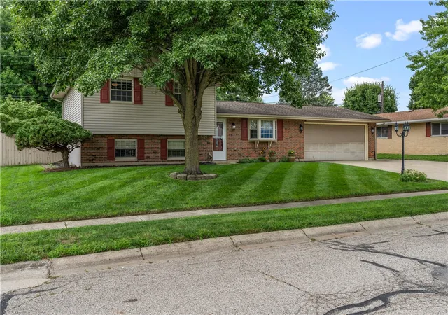 Photo 1 of Single family home for sale at 1890 Wilshire Dr, Xenia, OH 45385 | MLS# 966967 | Listing updated on 2026-08-22