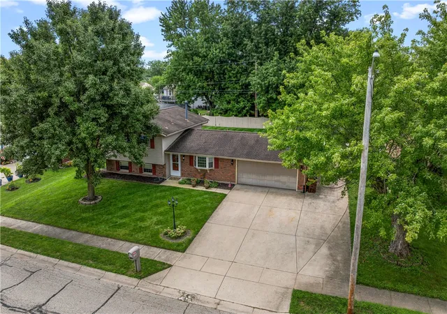 Photo 2 of Single family home for sale at 1890 Wilshire Dr, Xenia, OH 45385 | MLS# 966967 | Listing updated on 2026-08-22