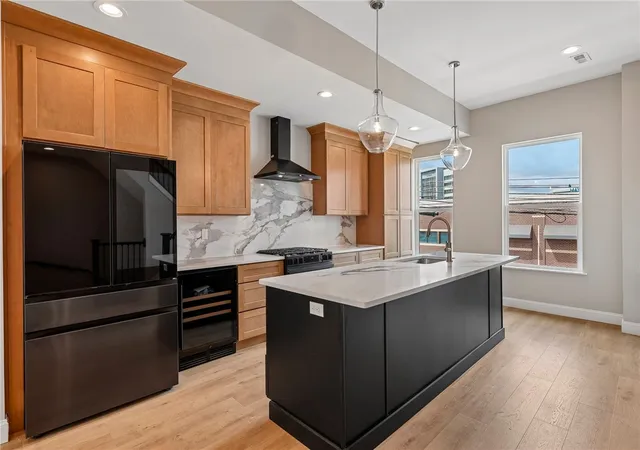 2nd image of 3908 Edwards #B, Cincinnati, OH 45209 | MLS# 966950