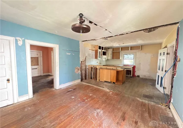 Photo 3 of Single family home for sale at 429 Oak St, Dayton, OH 45410 | MLS# 967033 | Listing updated on 2026-08-20